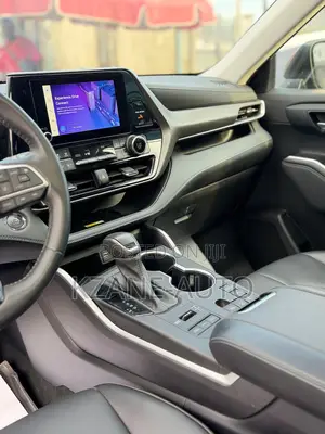 Toyota Highlander XLE AWD 2023 Blue