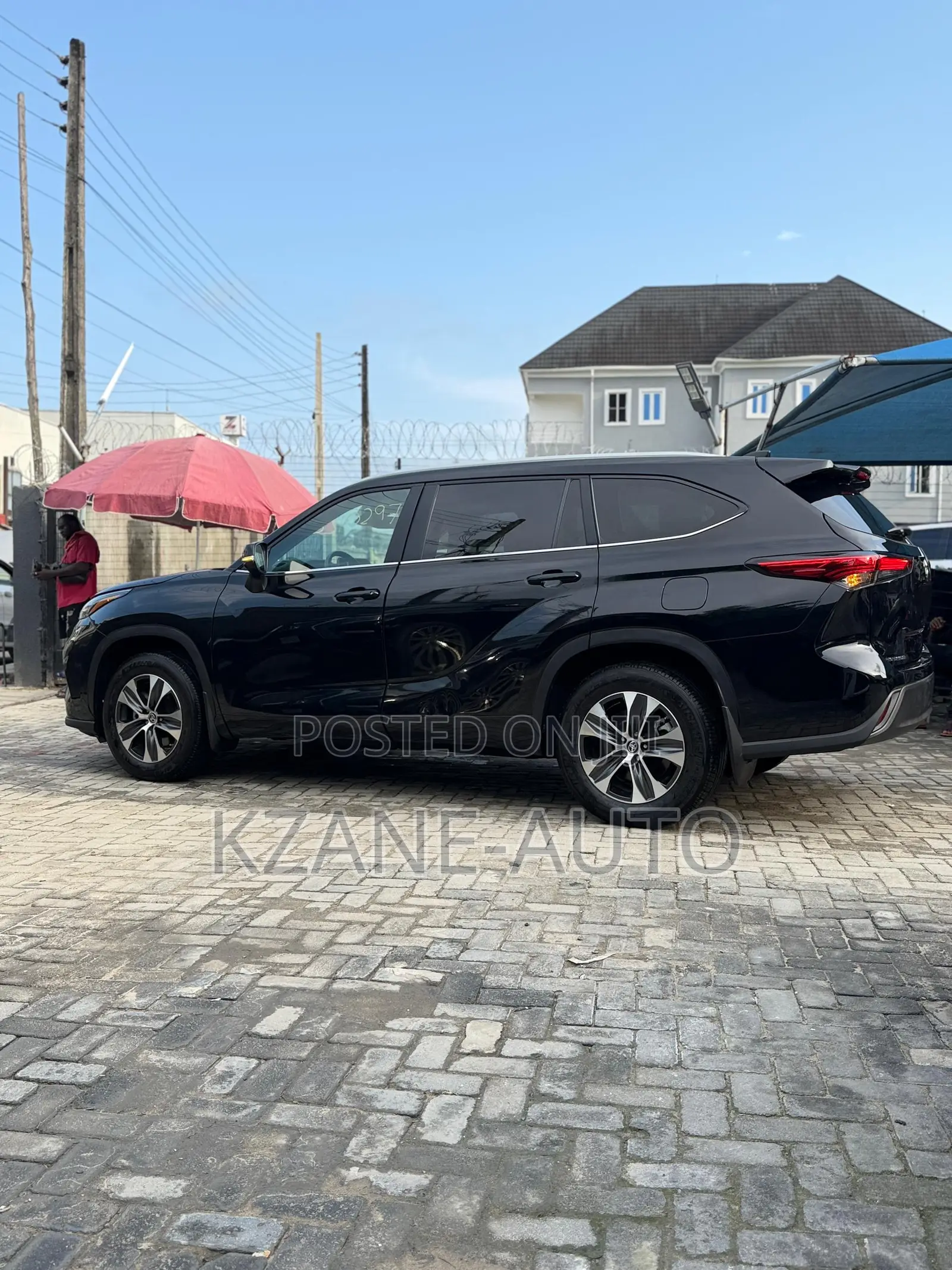 Toyota Highlander XLE AWD 2023 Blue