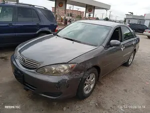 Toyota Camry 2005 Gray