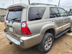 Toyota 4-Runner 2007 Gold