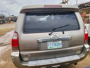 Toyota 4-Runner 2007 Gold