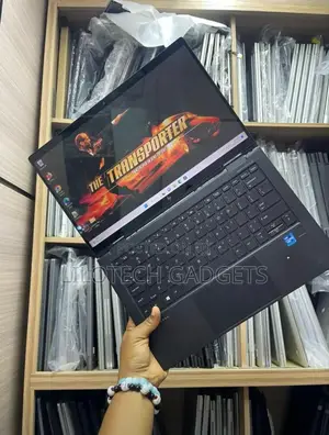 Laptop 8GB Intel Core i7 SSHD+SSD 512GB