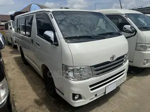 Toyota HiAce 2013 White