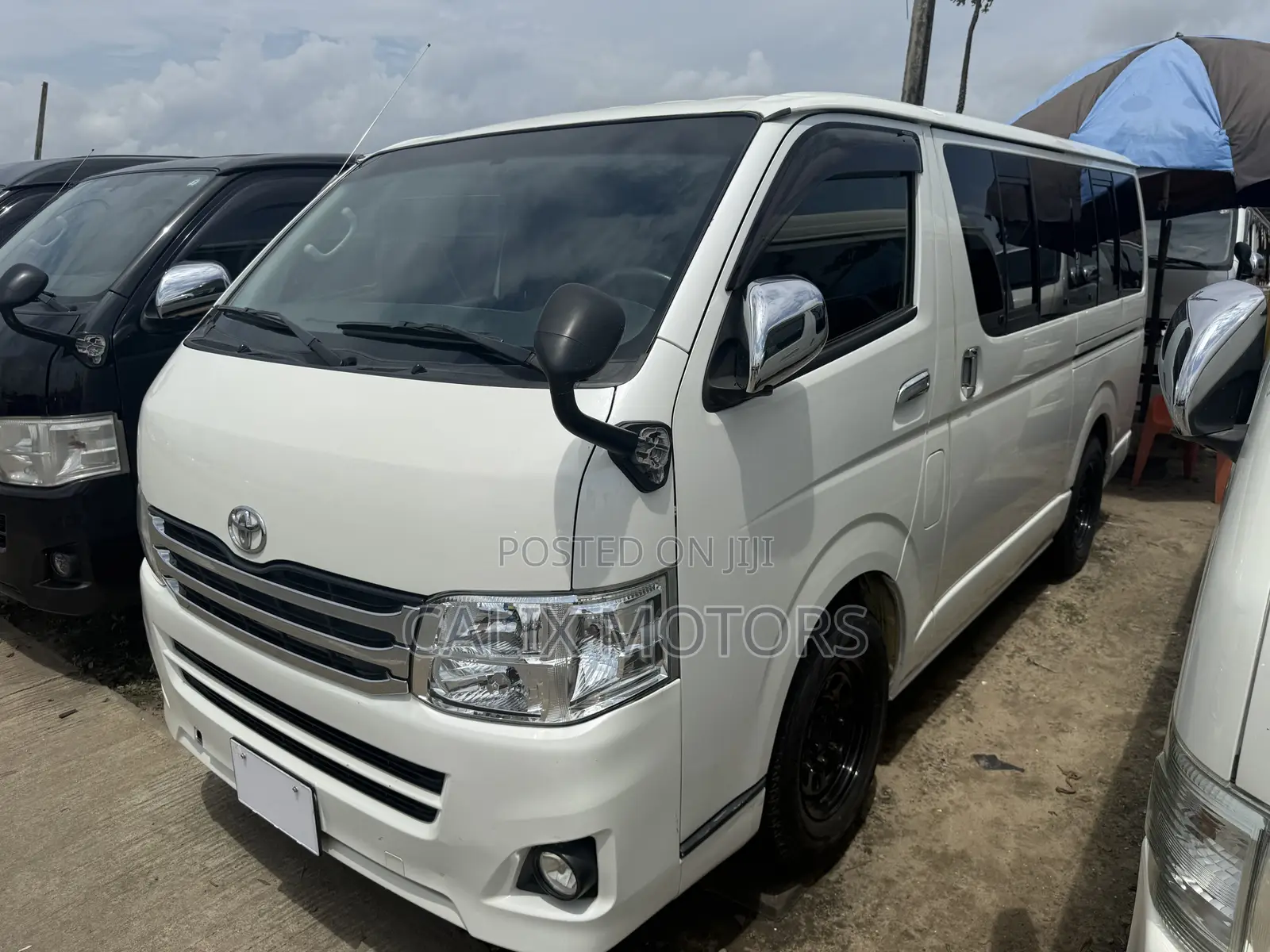 Toyota HiAce 2013 White
