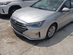 Hyundai Elantra 2019 Silver