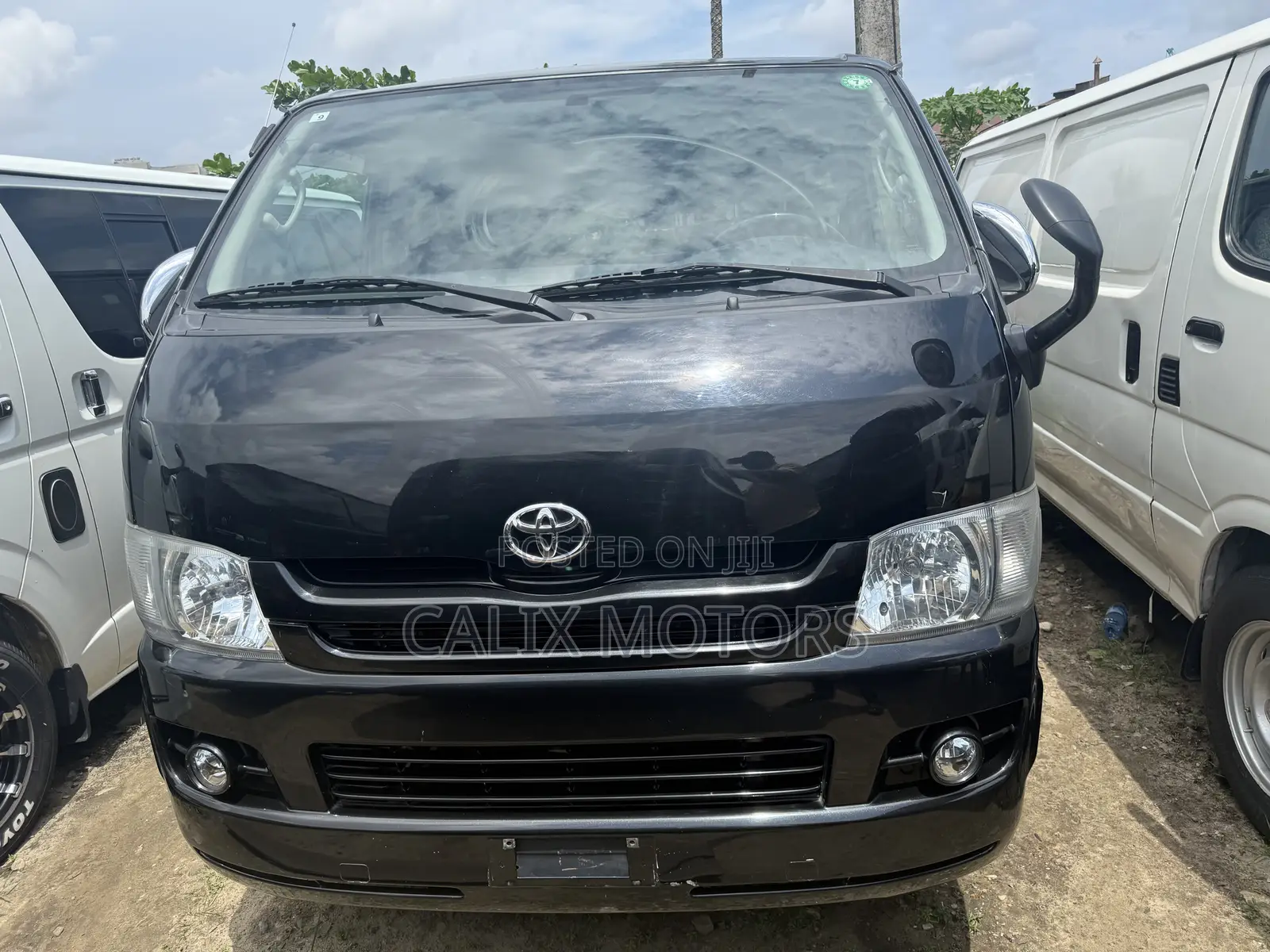 Toyota HiAce 2012 Black