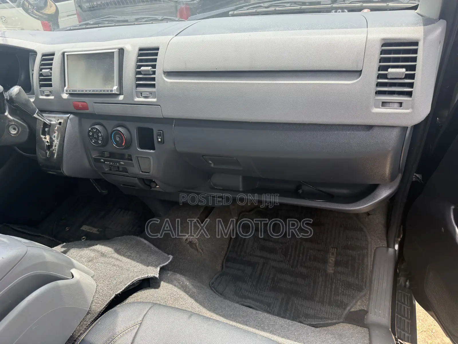 Toyota HiAce 2012 Black