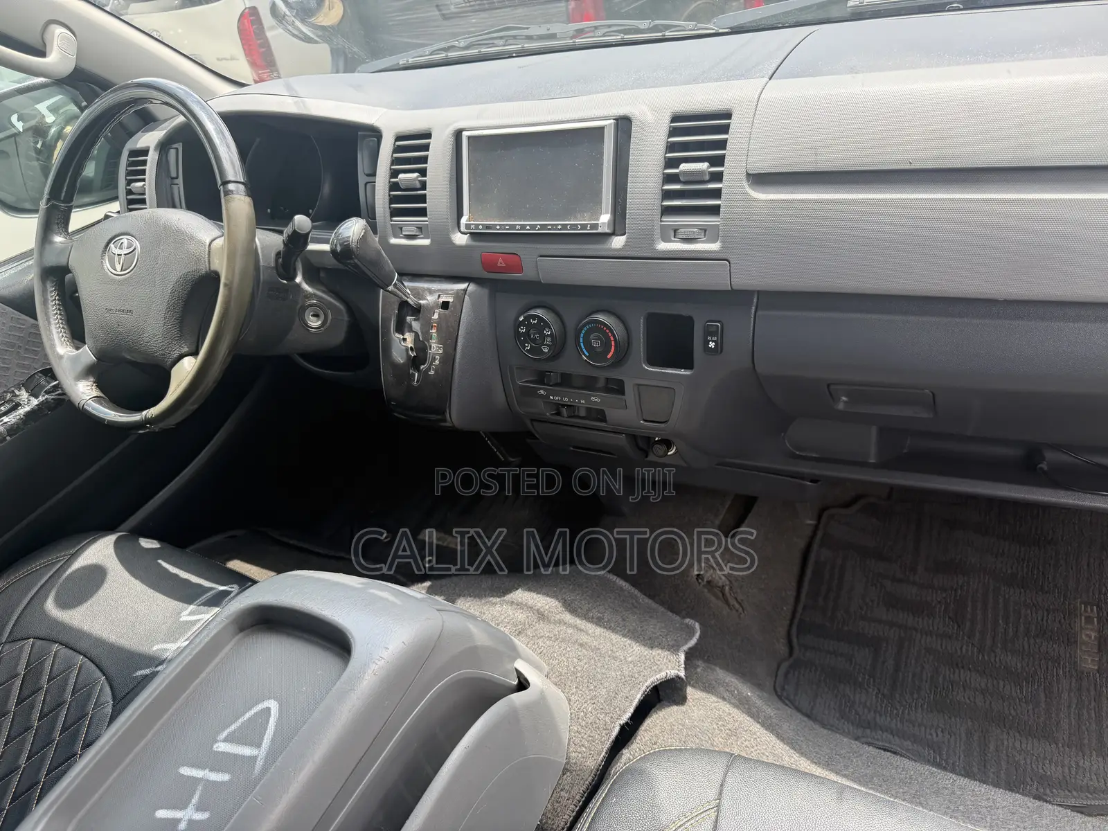 Toyota HiAce 2012 Black