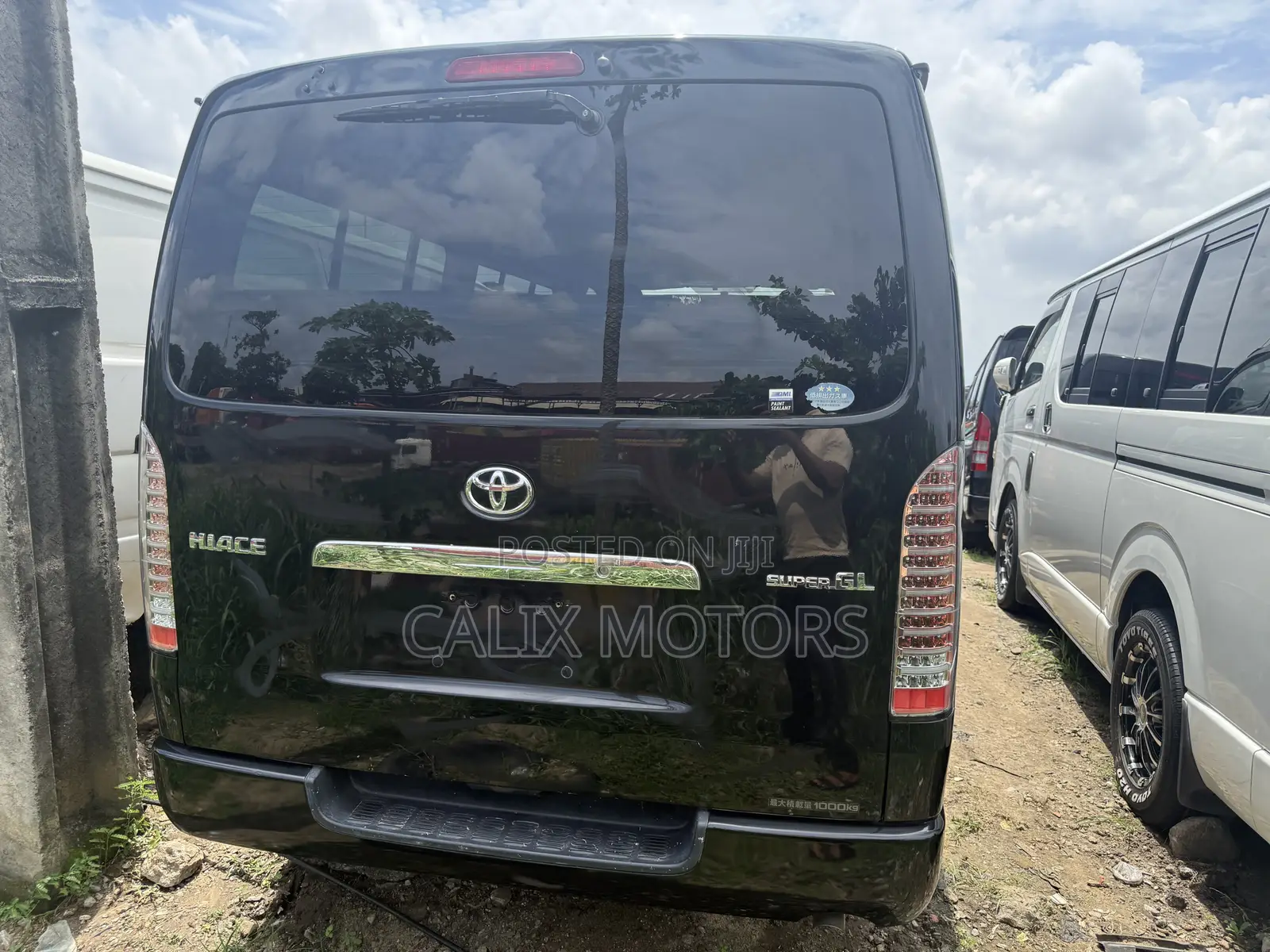 Toyota HiAce 2012 Black