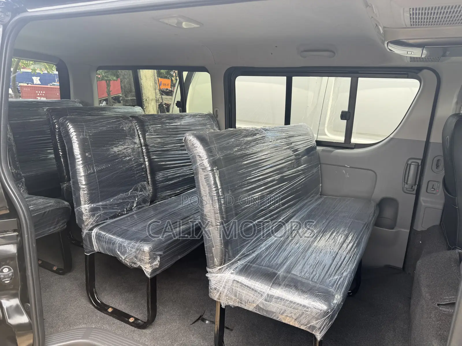 Toyota HiAce 2012 Black