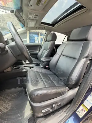 Toyota RAV4 Limited AWD (2.5L 4cyl 6A) 2016 Blue
