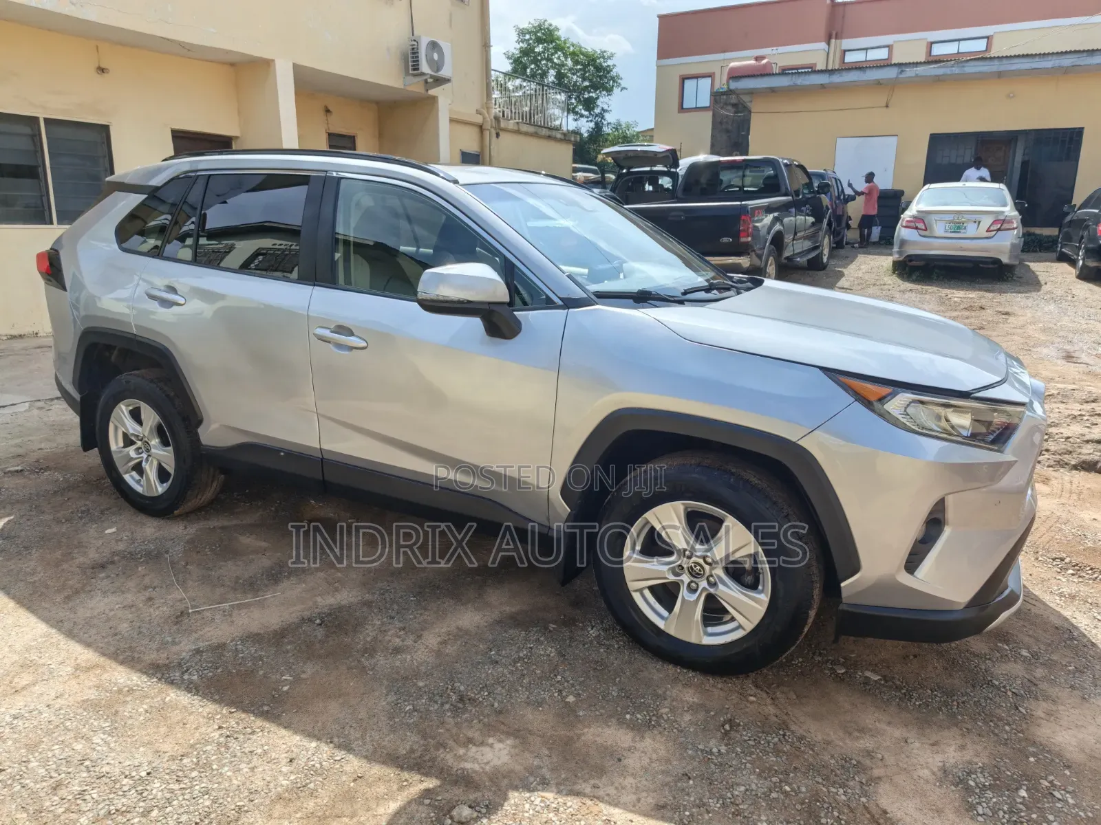 Toyota RAV4 XLE AWD 2019 Silver