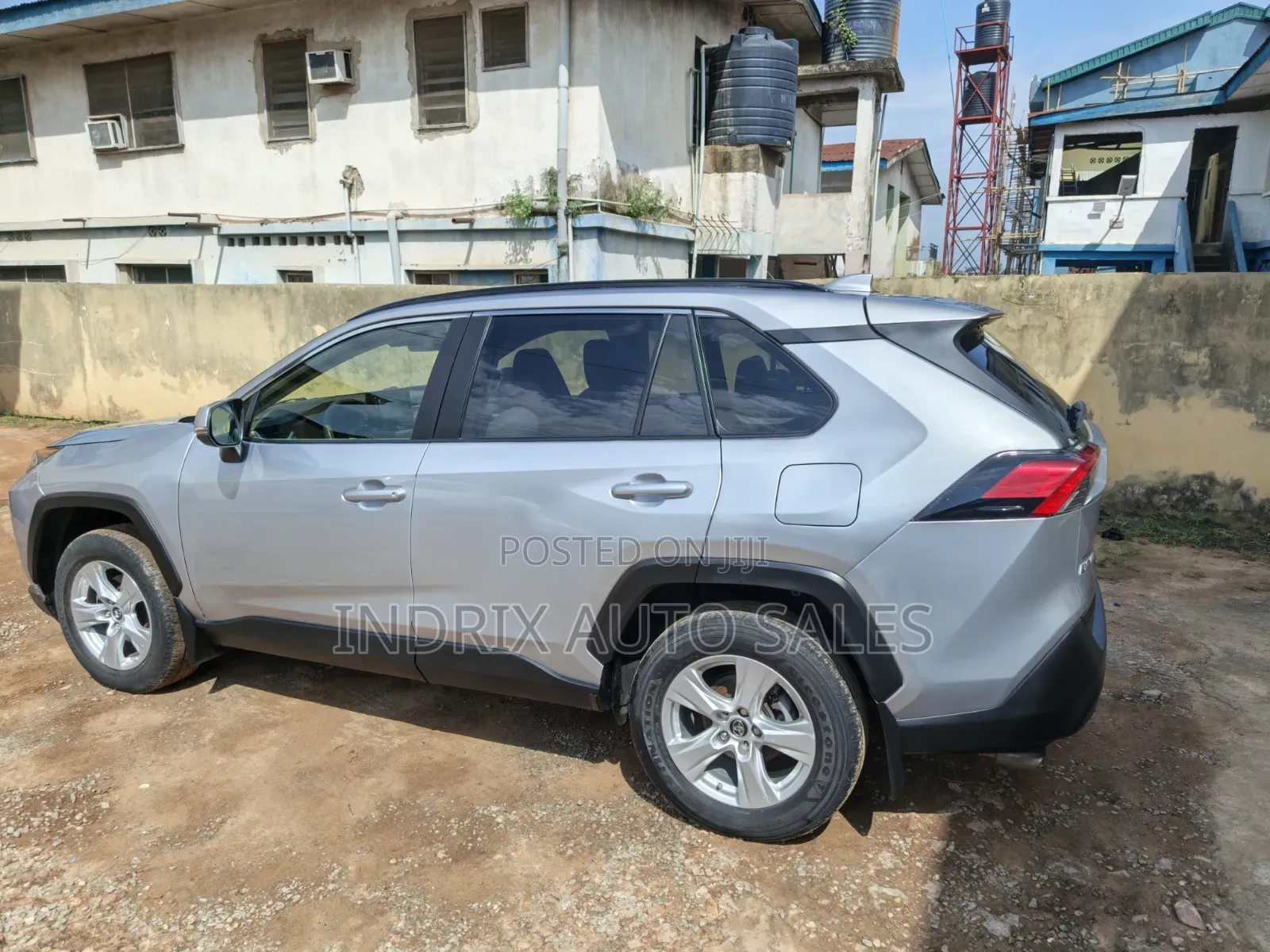 Toyota RAV4 XLE AWD 2019 Silver