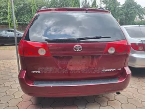 Toyota Sienna 2008 Red