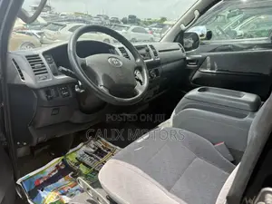 Toyota HiAce 2010 Black