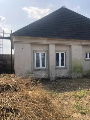 2bdrm Bungalow in Oluyole Estate for sale