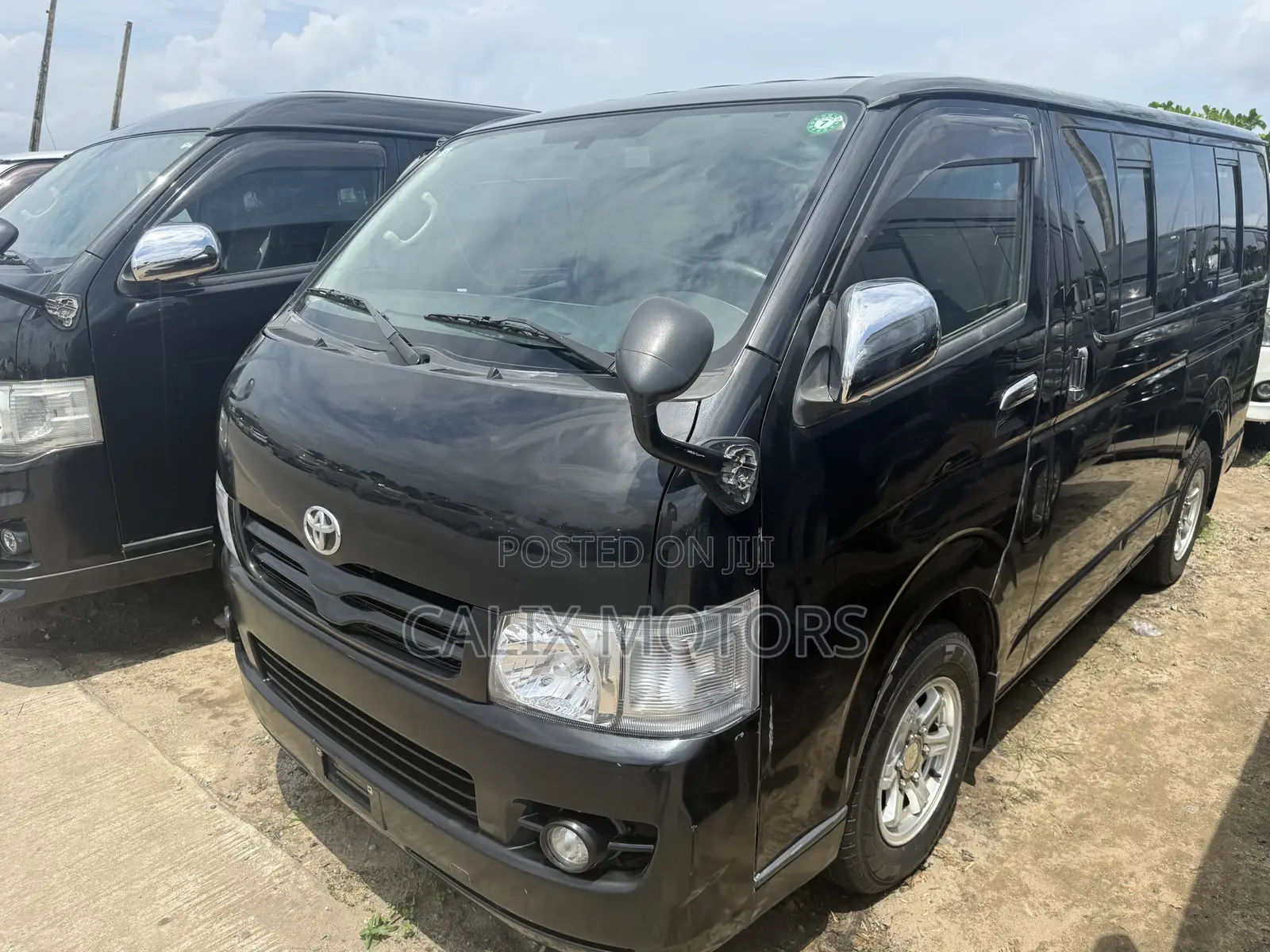 Toyota HiAce 2010 Black
