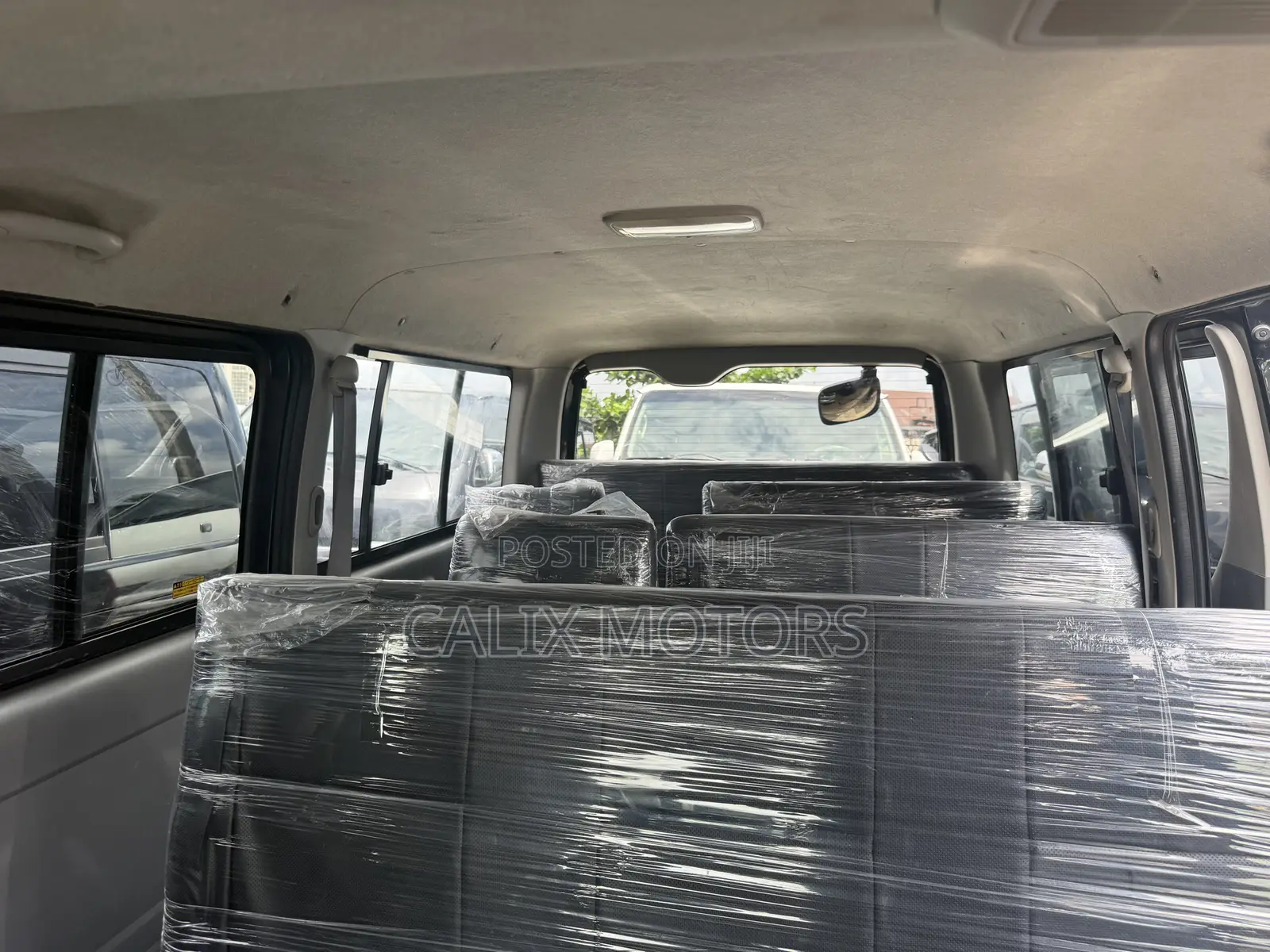 Toyota HiAce 2010 Black