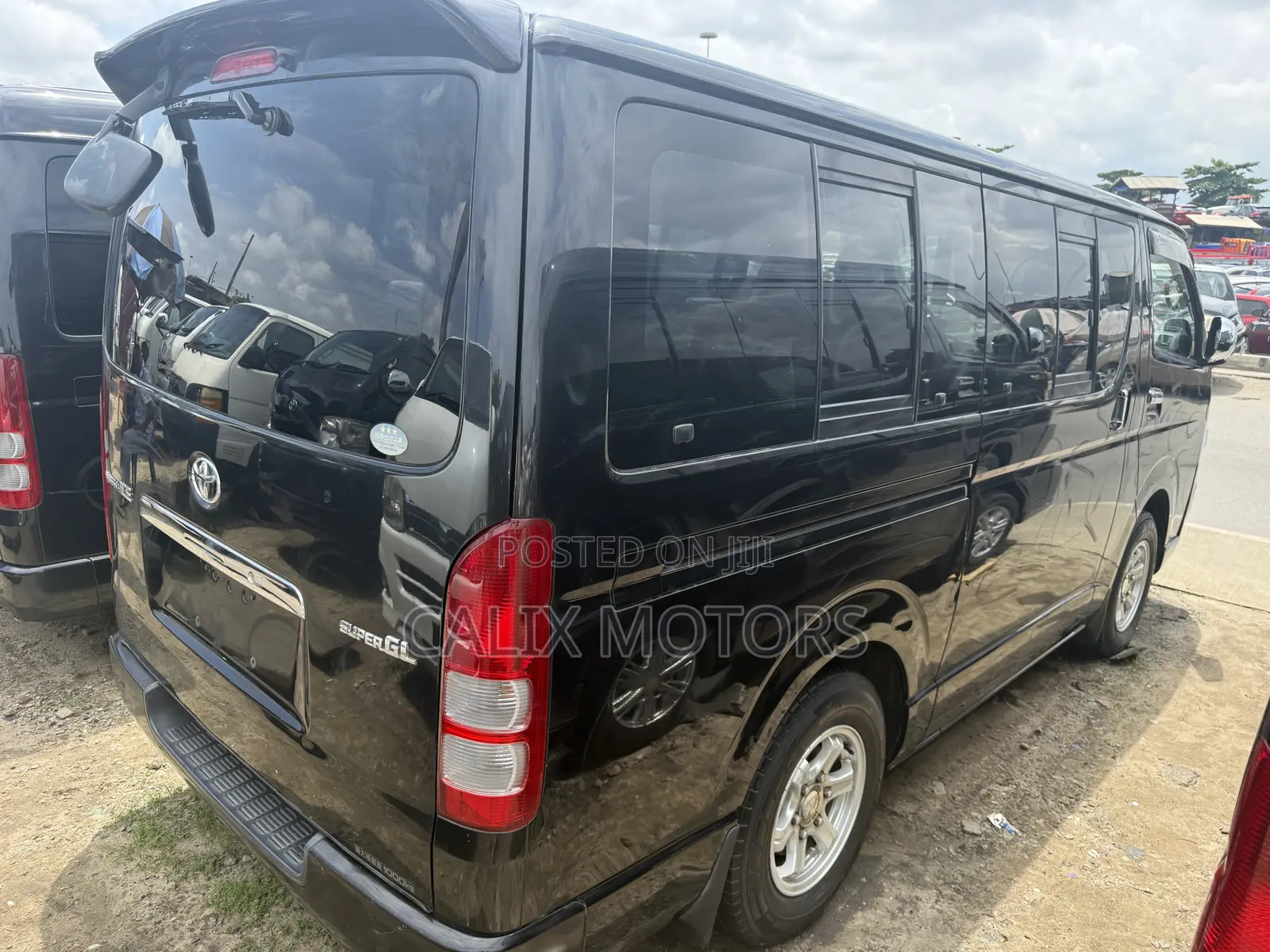 Toyota HiAce 2010 Black