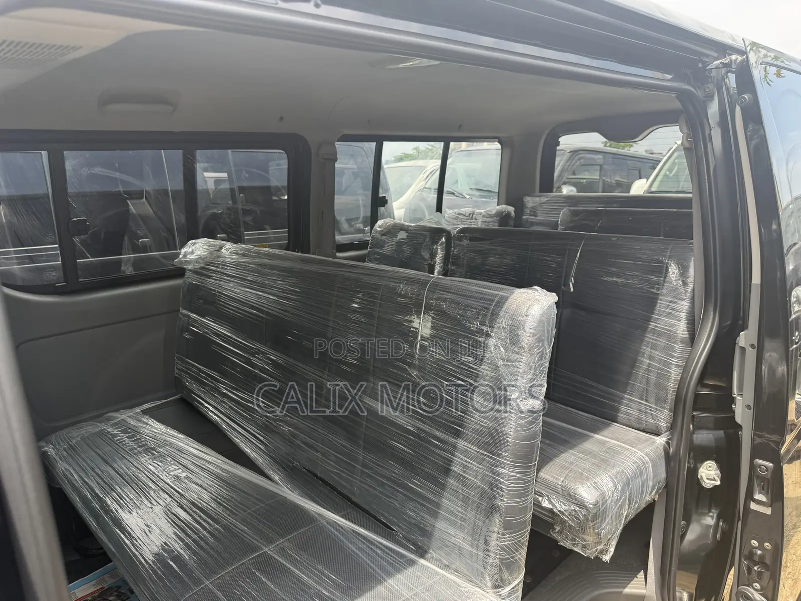 Toyota HiAce 2010 Black