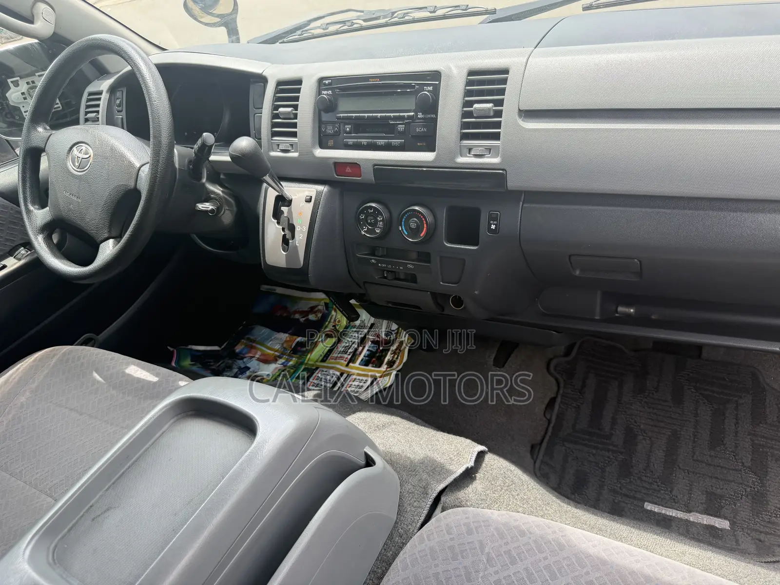 Toyota HiAce 2010 Black