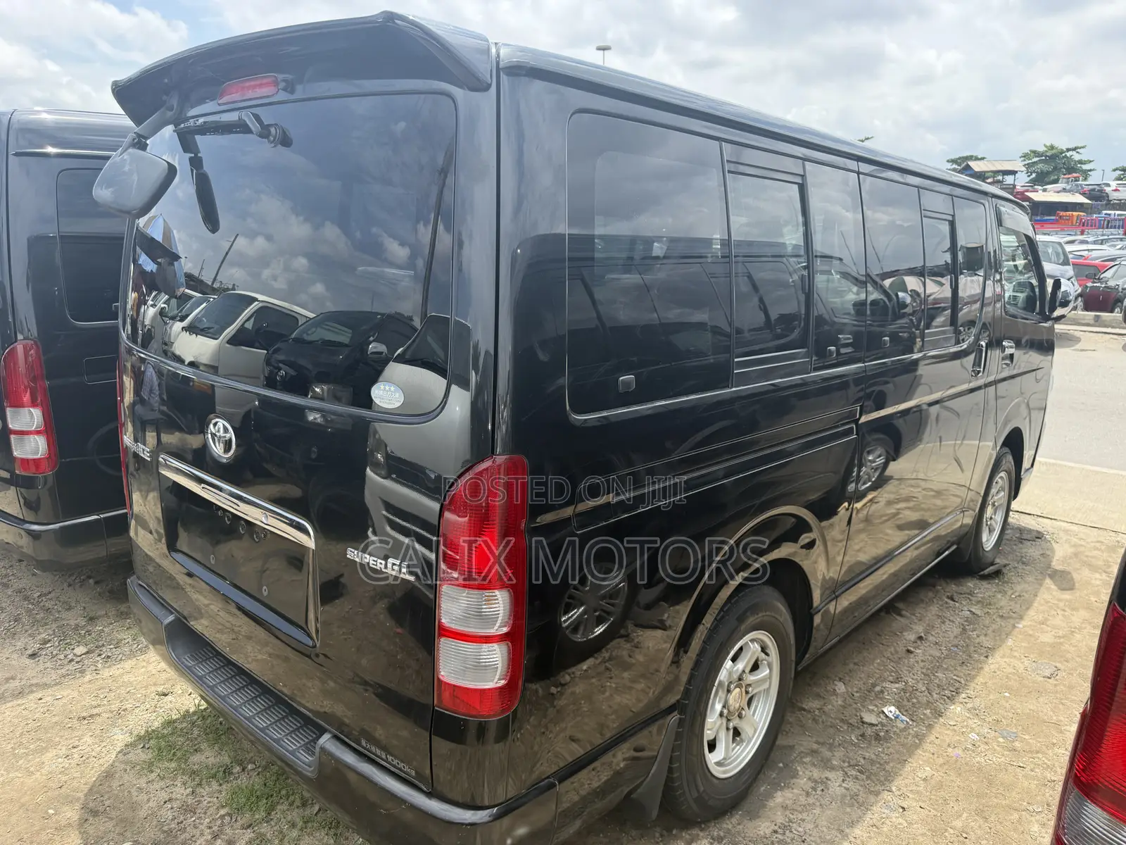 Toyota HiAce 2010 Black
