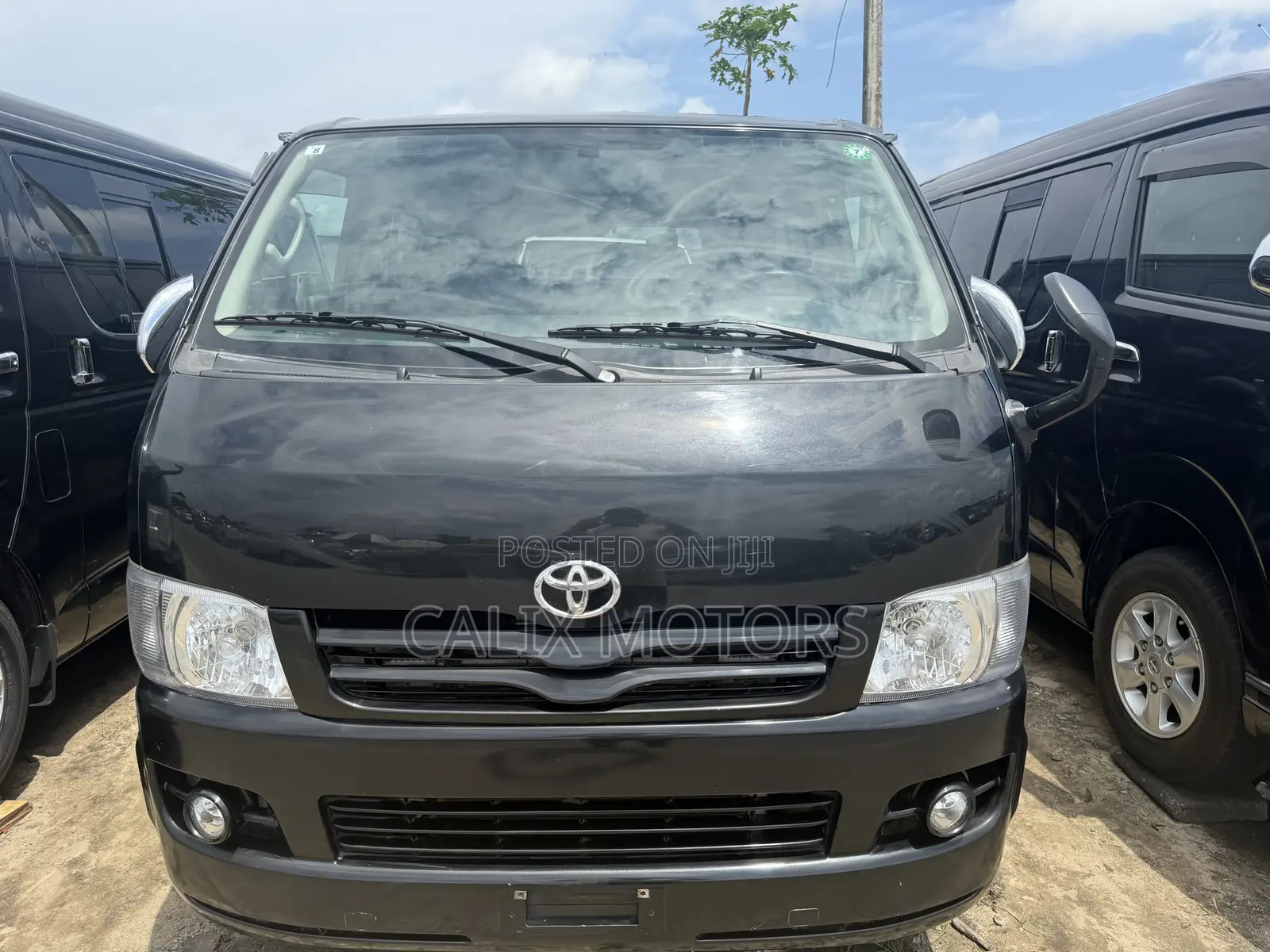 Toyota HiAce 2010 Black