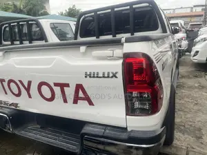 Toyota Hilux Revo Double Cab Petrol 2.7 RWD 2020 White