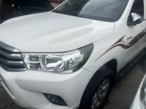 Toyota Hilux Revo Double Cab Petrol 2.7 RWD 2020 White