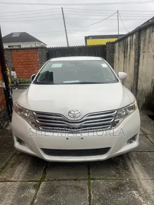 Toyota Venza XLE 2010 White