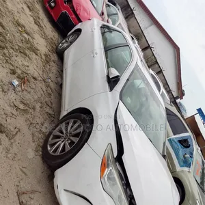 Toyota Camry 2016 White