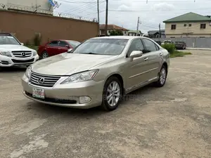 Lexus ES 350 2011 Gold