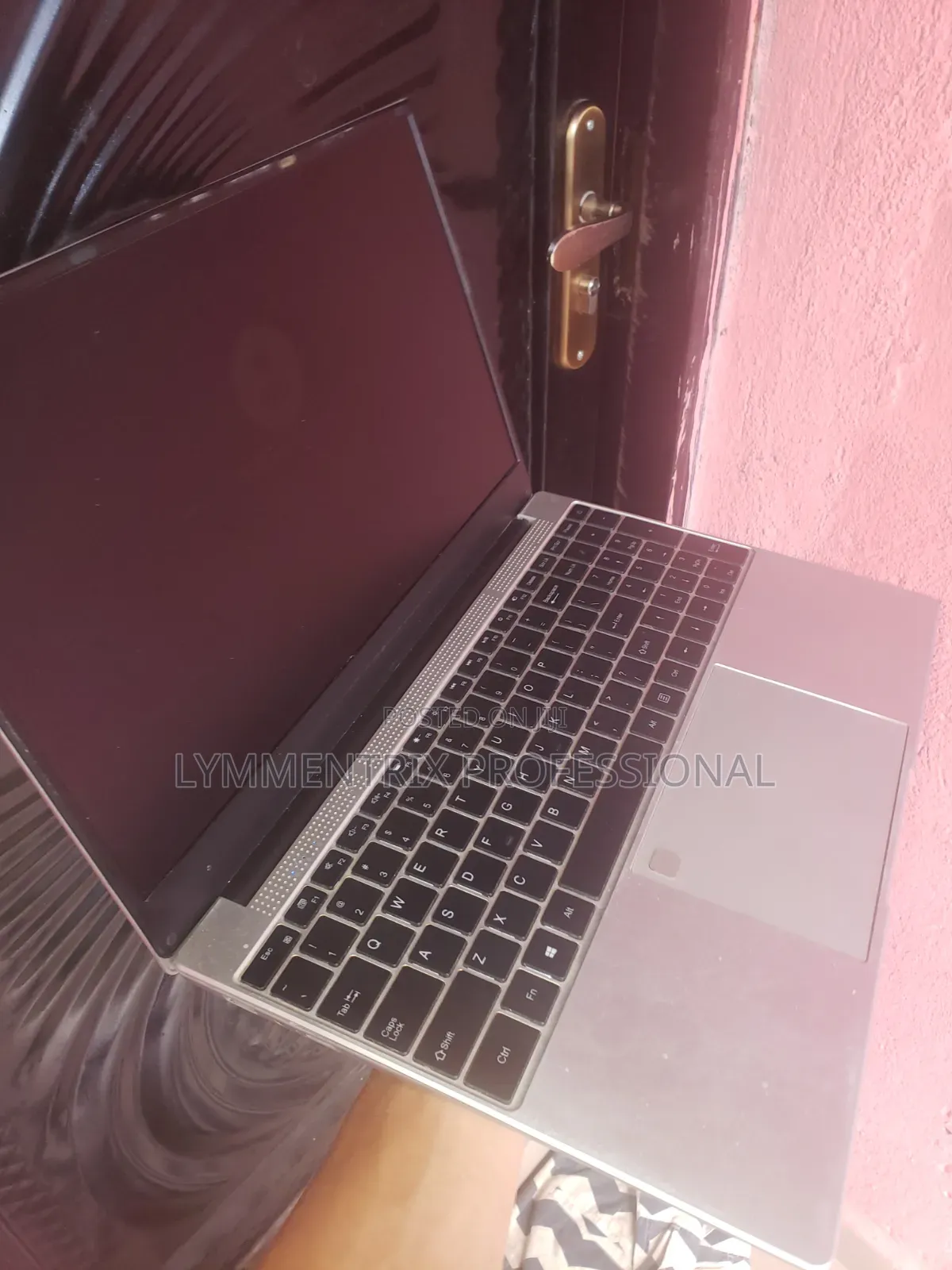 Laptop 4GB Intel Core i5 HDD+SSD 128GB