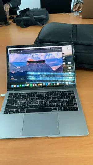 Laptop Apple MacBook Air 2018 16GB Intel Core i5 SSD 512GB