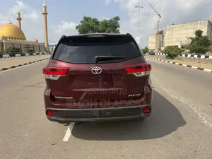 Toyota Highlander 2017 Maroon