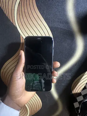 Apple iPhone 11 64 GB Black