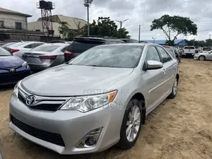 Toyota Camry SE 4dr Sedan (2.5L 4cyl 6A) 2013 Silver