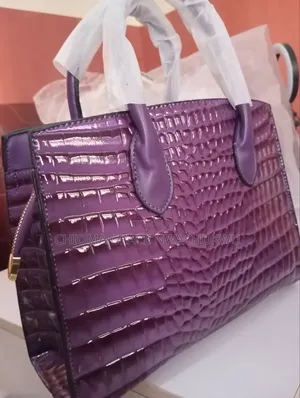Elegant Women's Crocodile Pattern Handbag - Purple