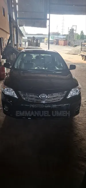 Toyota Corolla LE 4dr Sedan (1.8L 4cyl 4A) 2013 Black