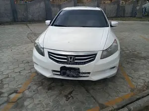 Honda Accord 2009 White
