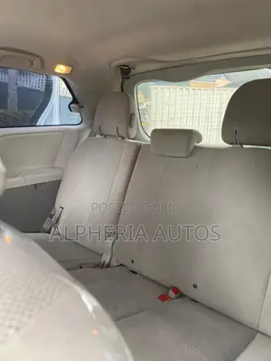 Toyota Sienna LE AWD 7-Passenger 2013 White