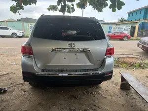 Toyota Highlander Limited 2011 Silver