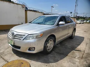 Toyota Camry 2010 Silver