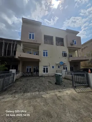 4bdrm Townhouse / Terrace in Beaufort Court, Lugbe District for rent