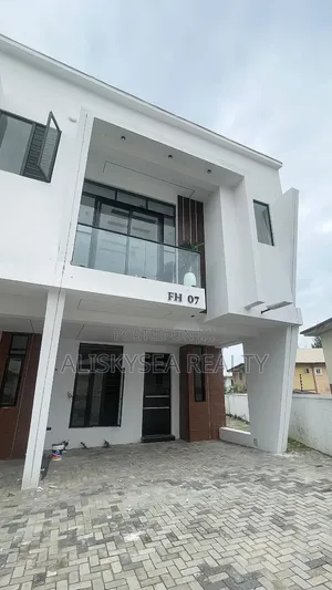 3bdrm Duplex in Ikota for sale