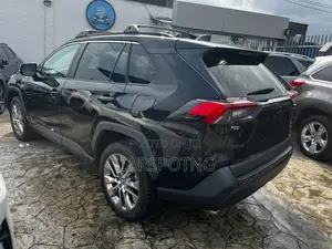 Toyota RAV4 XLE Premium AWD 2020 Black