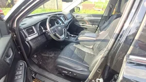 Toyota Highlander XLE V6 4x4 (3.5L 6cyl 6A) 2016 Black