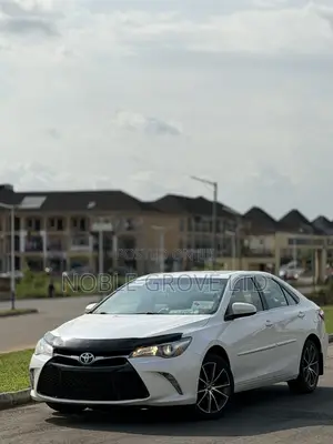 Toyota Camry XSE 4dr Sedan (2.5L 4cyl 6A) 2015 White