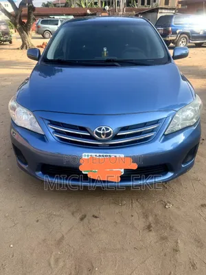 Toyota Corolla LE 4dr Sedan (1.8L 4cyl 4A) 2013 Blue