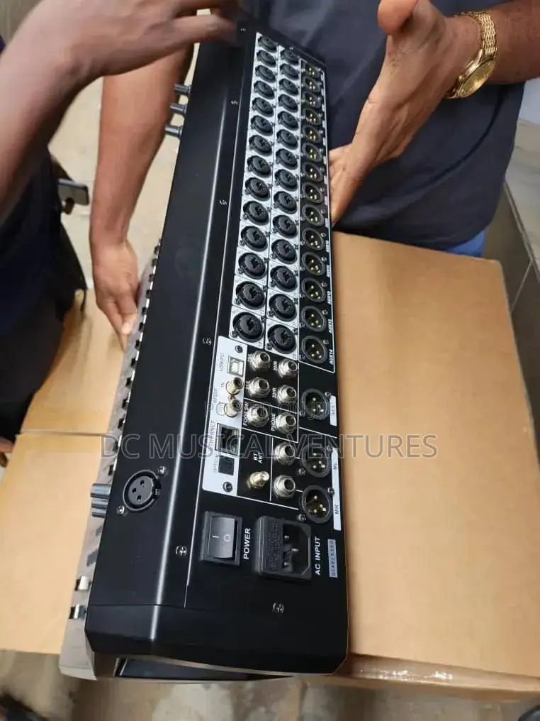 32 Channels Professional Digital Mixer Celto